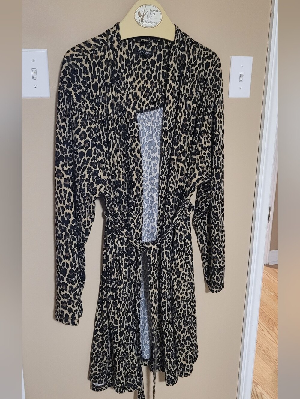 💜2 for $10💜 Bundle and save Leopard Print Robe in Black and Tan